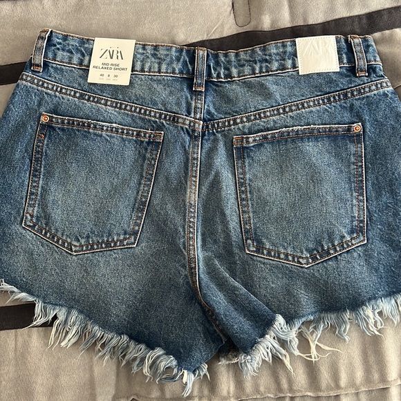 Zara mid rise relaxed short size 8 US - Picture 2 of 3